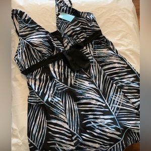 Summer Mae Women's Plus Size Floral Swimdress Tummy Control NWT 2xl